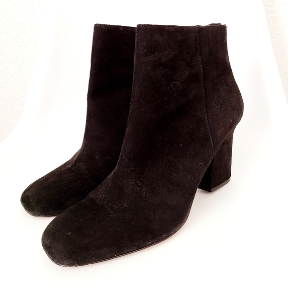 nine west zyrannia booties